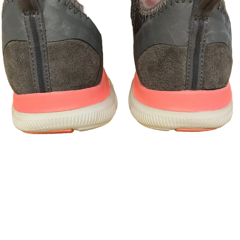 Skechers Air -Cooled Memory Foam Slip on Sz 6 Gray/Pink Comfort Sneakers EUC